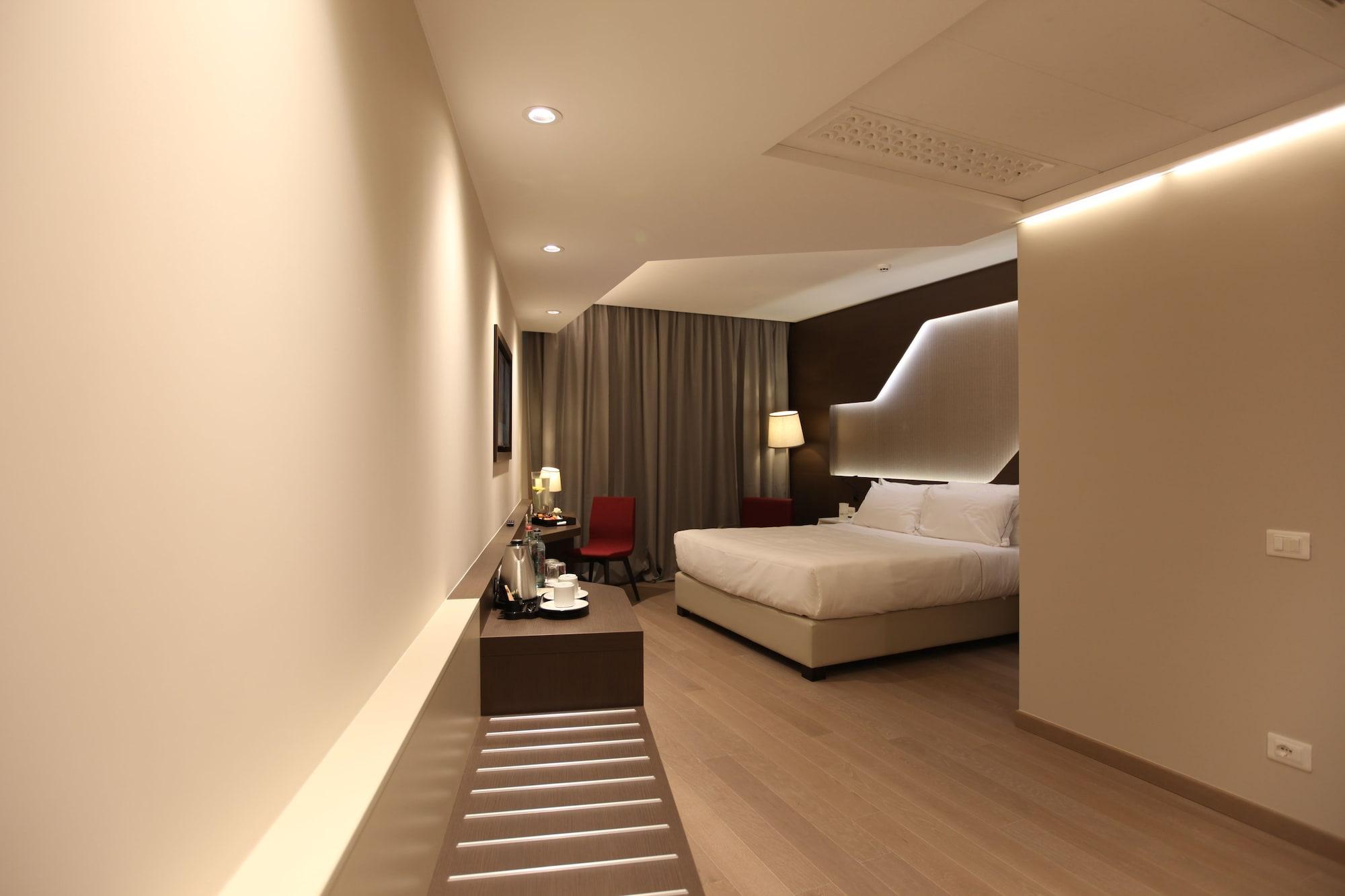 Doubletree By Hilton Yerevan City Centre Екстериор снимка