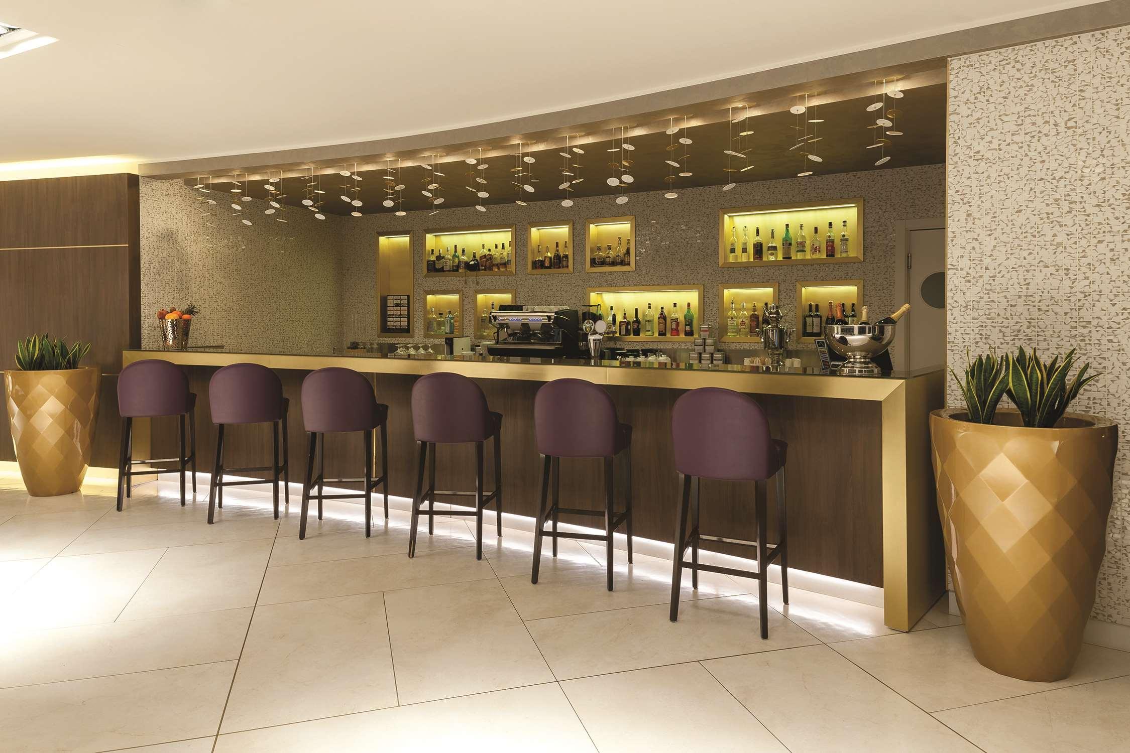 Doubletree By Hilton Yerevan City Centre Екстериор снимка