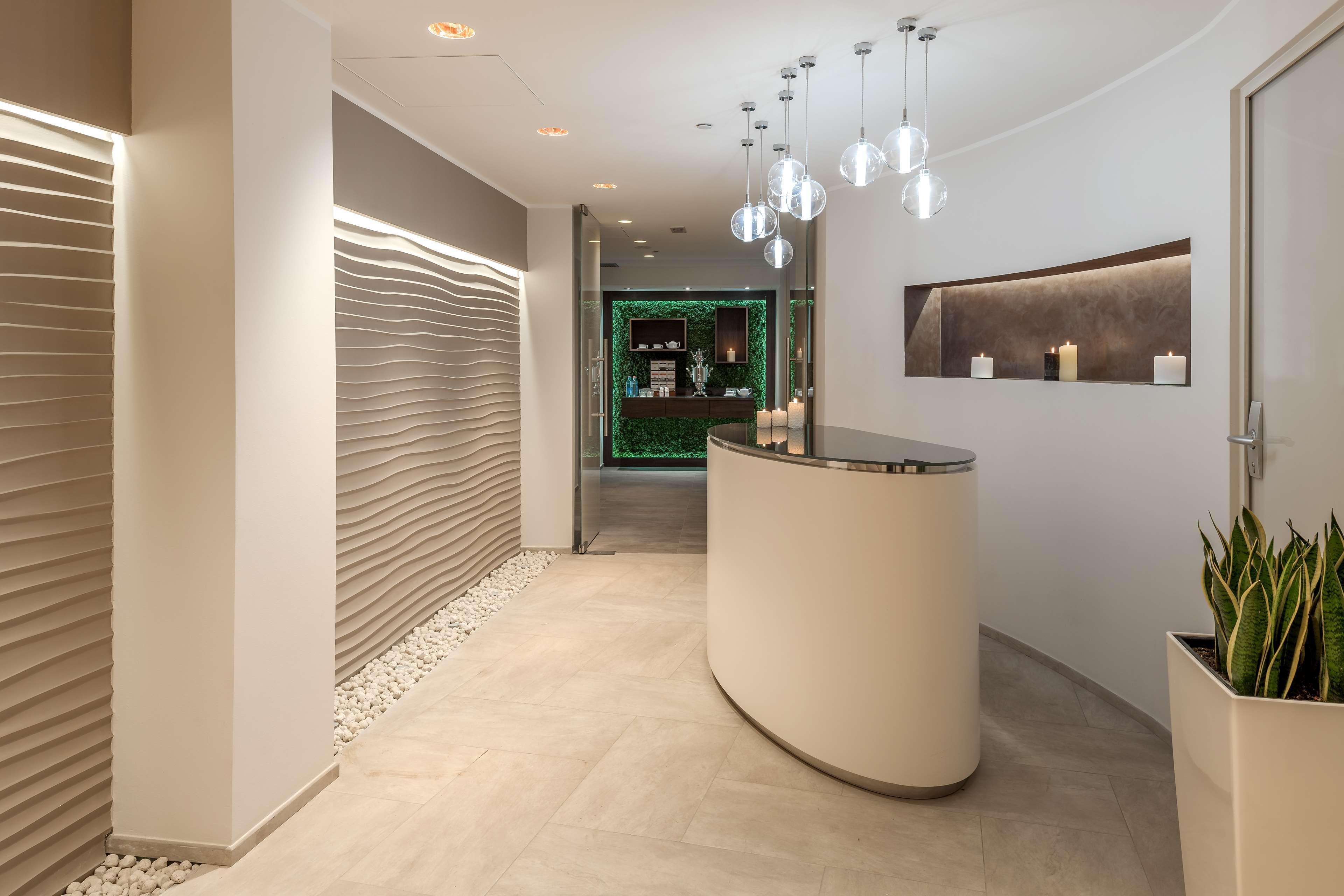 Doubletree By Hilton Yerevan City Centre Екстериор снимка
