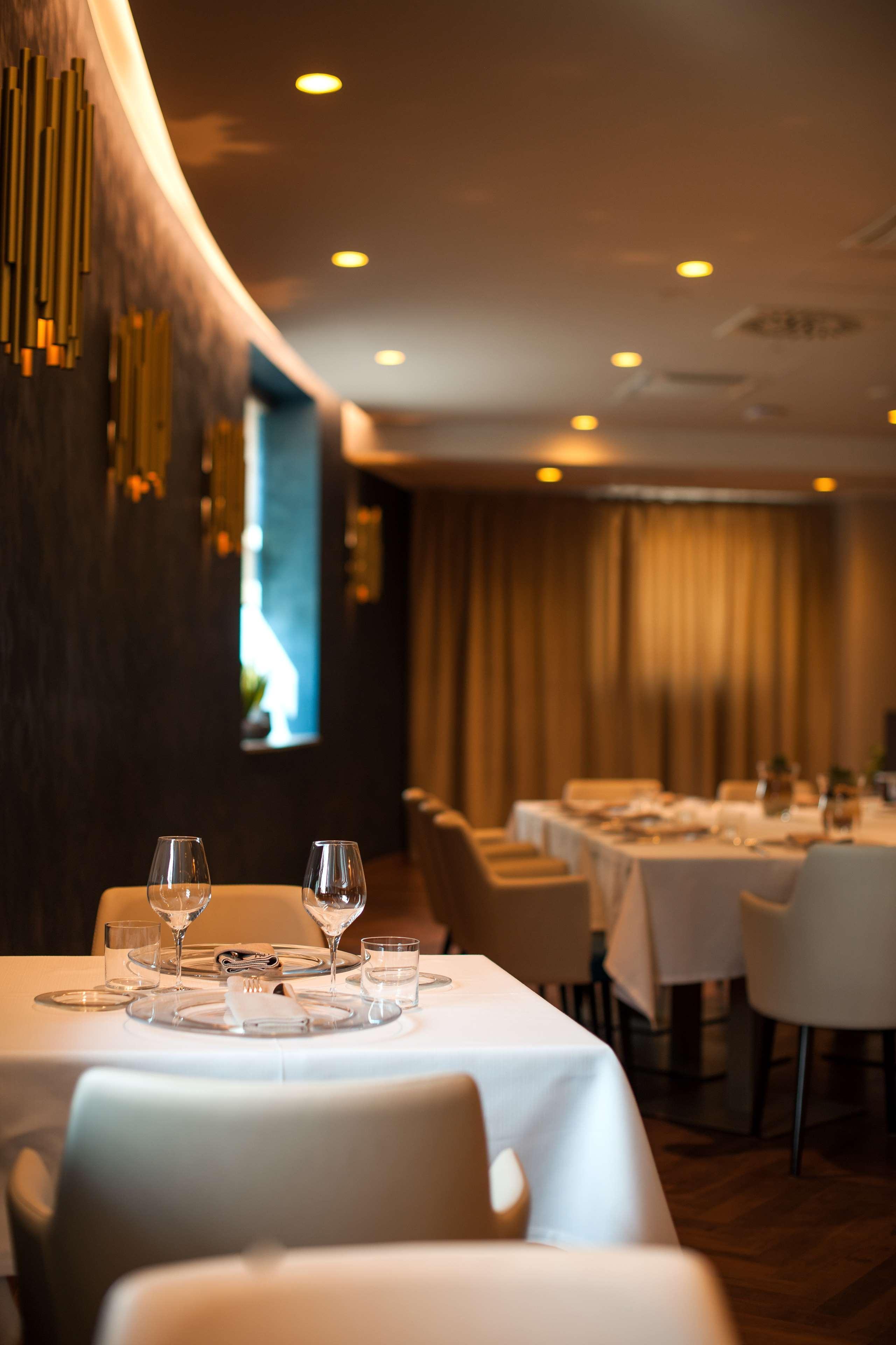 Doubletree By Hilton Yerevan City Centre Екстериор снимка