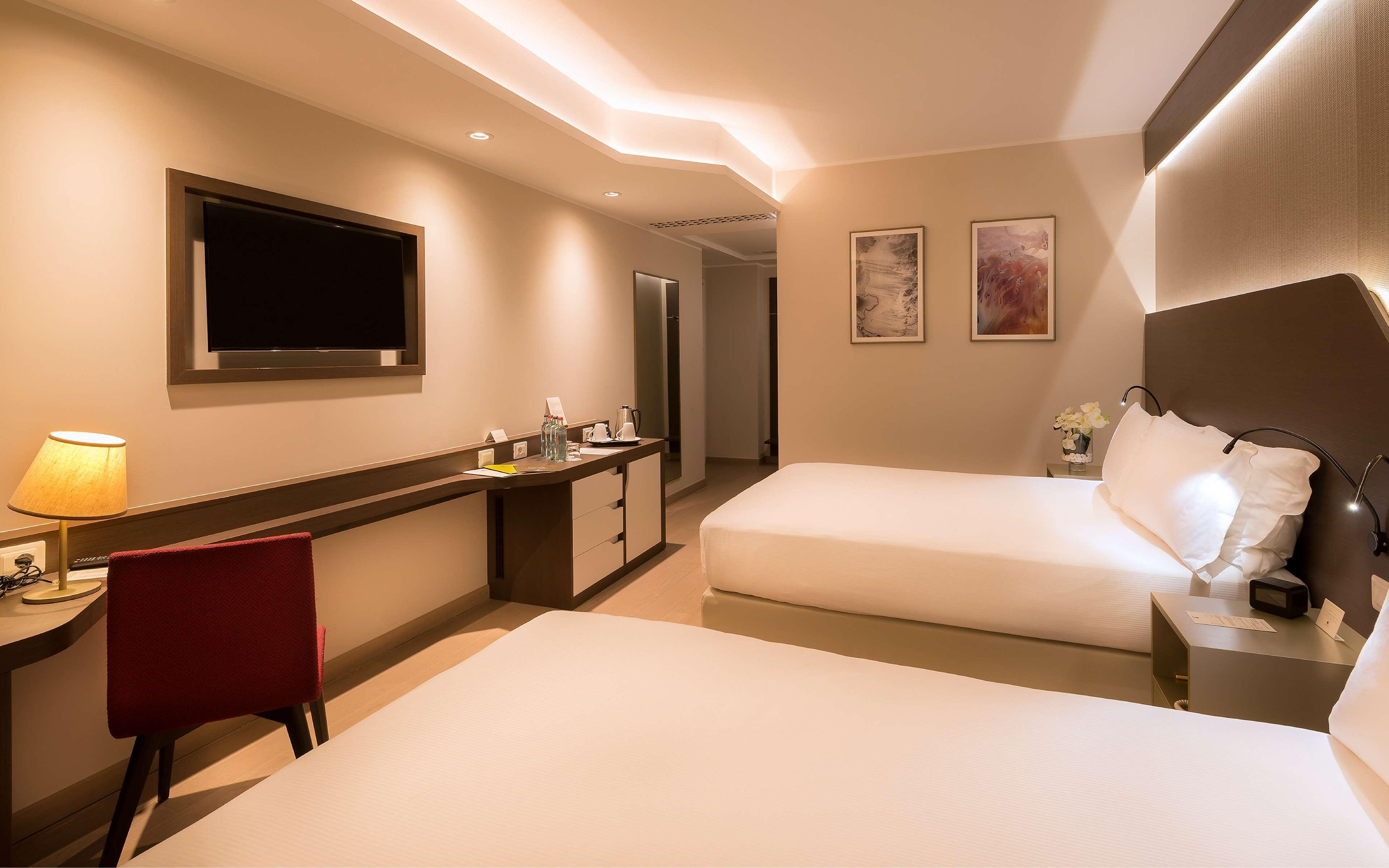 Doubletree By Hilton Yerevan City Centre Екстериор снимка